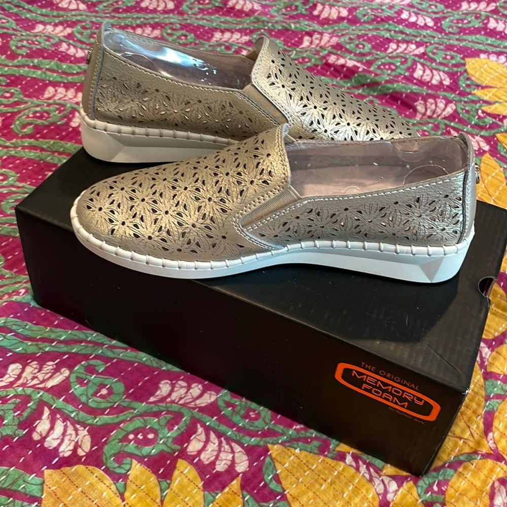 Bernie Mev Gold Memory Foam slip on sneakers